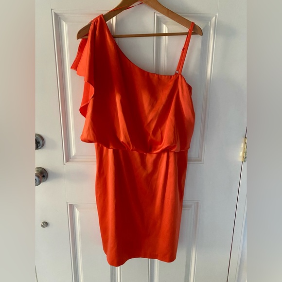 NEW Jessica Simpson one shoulder flutter sleeve dress - Picture 3 of 14